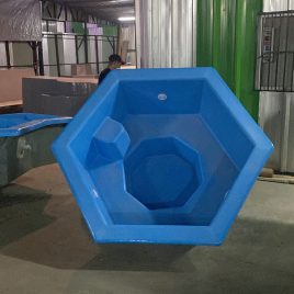 Piscina SPA Jacuzzi 1,7 Hexagonal  Prof. 1,0 parejo (con 3 Hidromasajes y 1 Dreno instalados)