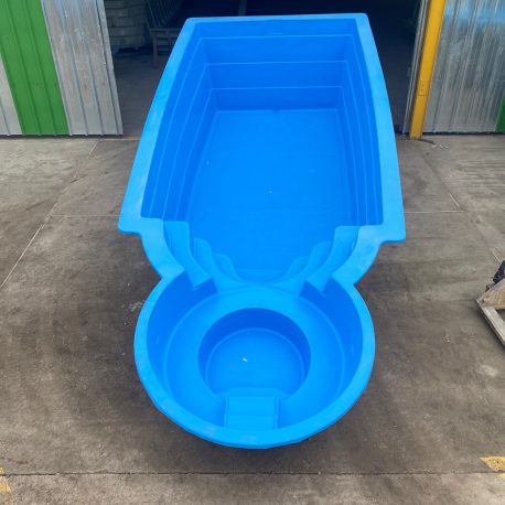 piscina 8,1×3,4 prof 1,3 a 1,70 con tina